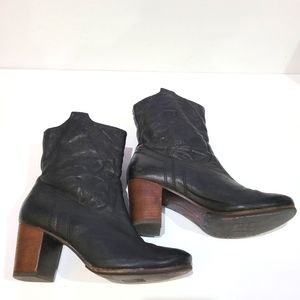 Frye soft leather boots size 7
